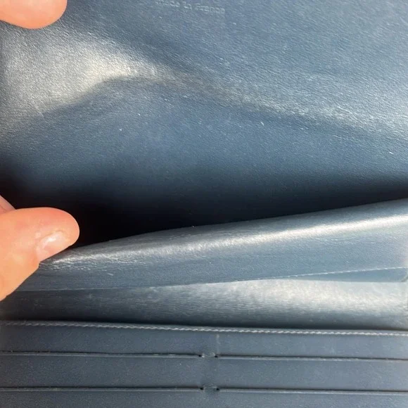 Louis Vuitton Sarah Wallet in Amarante Vernis Leather – Full Inclusion - Picture 9 of 11